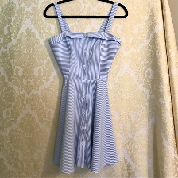 Dresses & Skirts - Pretty dress - new without tag - size medium